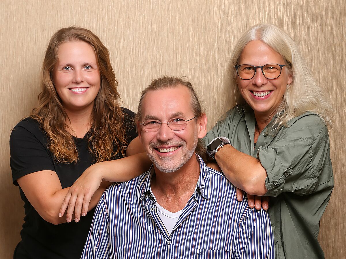 Das Team von Pflege 24 Nord: Charline-Joe Behrens, Uwe Claes und Marina Bülow
